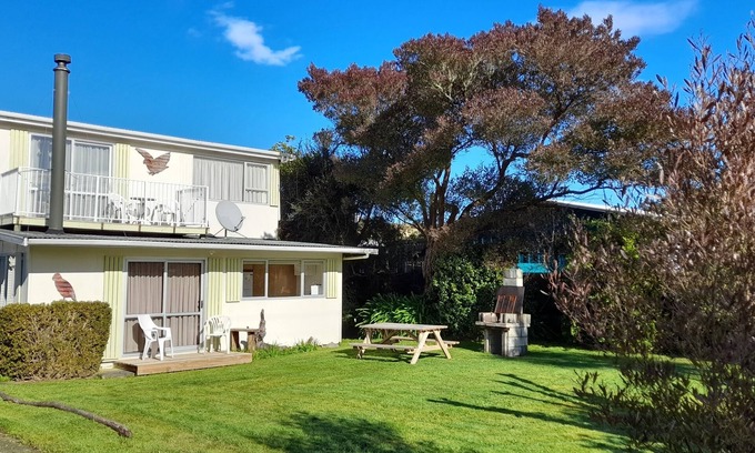 Pohara Cottage | Oceanfront Paradise at Kea View - Family Friendly Escape