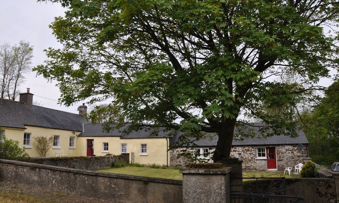 Ardmore House | Charming Keane's Cottage Carriage House with Breakfast & More