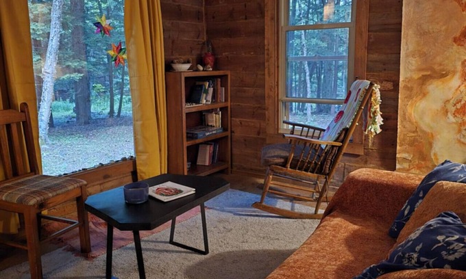 Le Roy Cabin | Discover Keefer Cabin: Family-Friendly Retreat by Hersey Creek
