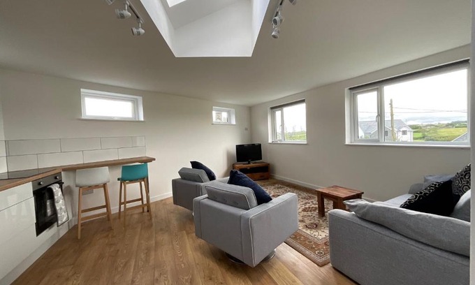 Whitstone Apartment | Discover Keel House: Guest Rated 9/10 for Your Stay