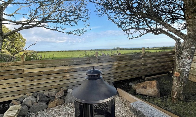 Helston Cottage | Exceptional Keepers Cottage @ Arrowan Common Farm Retreat