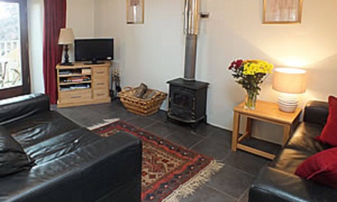 St Wenn House | Dog-Friendly Keepers Cottage: Ideal for Families and Pets