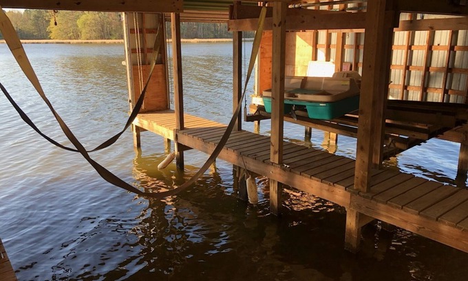 Guntersville House | Waterfront Retreat: 4 BR Home with Boathouse & Pool