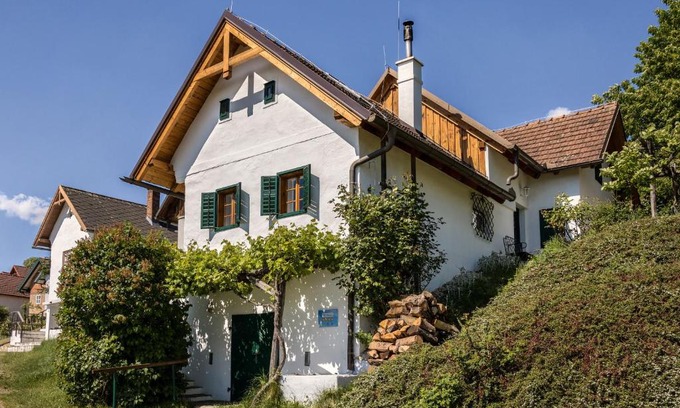Eberau Apartment | Cozy Kellerstöckl Am Weinberg - Pet & Child Friendly Stay