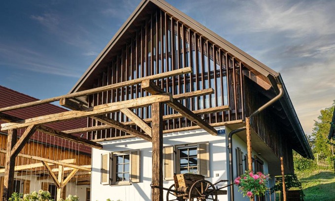 Eltendorf House | Explore Kellerstöckl Heuberger: Pet-Friendly & Family Fun