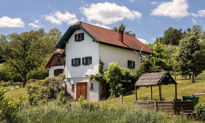 Eberau House | Pet-Friendly Kellerstöckl Postrumer with Ocean Views