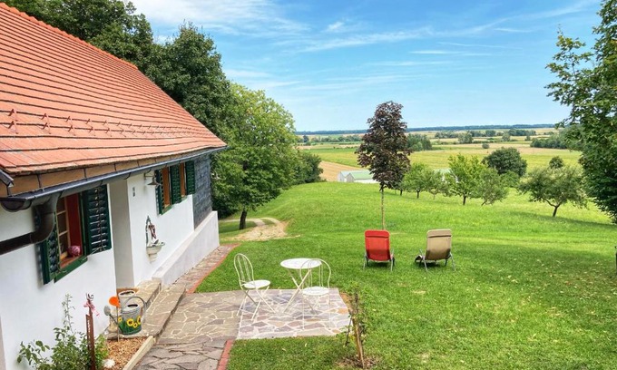 Eberau Apartment | Kid-Friendly Retreat at Kellerstöckl Weber, Rated 9.4/10