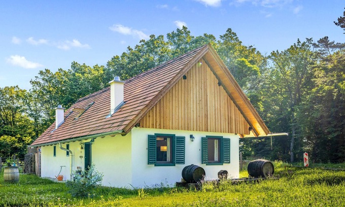 Strem House | Experience a Perfect Getaway in an Idyllic Vacation Home