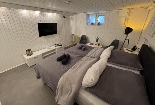 Recklinghausen Apartment | Cozy Kellerwohnung with Sauna for Two - Rated 8.8