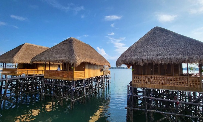 Tanjung Pinang Villa | Discover Kelong Pancing Madu Tiga: Family-Friendly Retreat