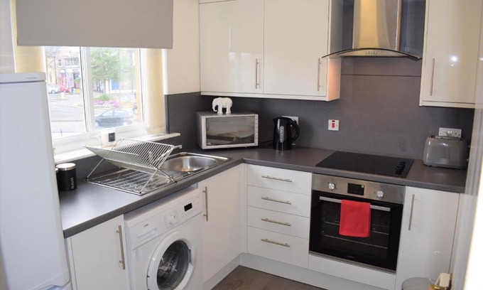 Falkirk Apartment | Cozy Kelpies Serviced Apartments with Family-Friendly Comfort