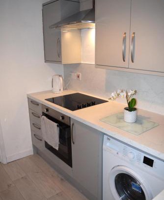 Larbert Apartment | Stylish Kelpies Serviced Apartments - Family-Friendly Stay