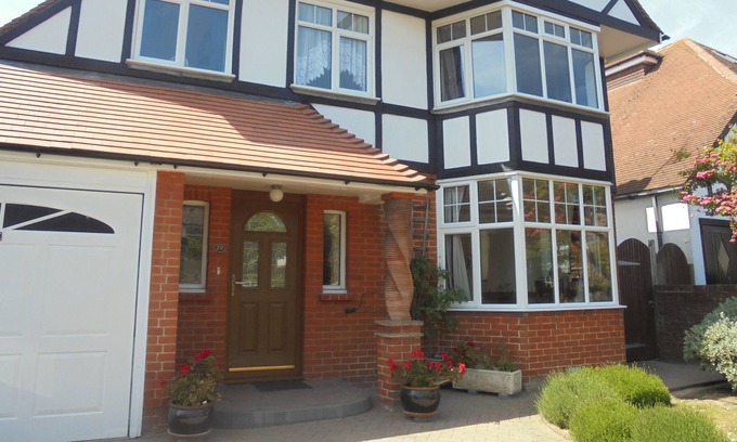 Eastbourne House | Kelvinside, detached family home with parking