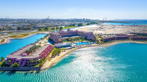 Yanbu Al Sinaiyah Resort | Elegant Kempinski Hotel & Resort: Pool, Beachfront Bliss