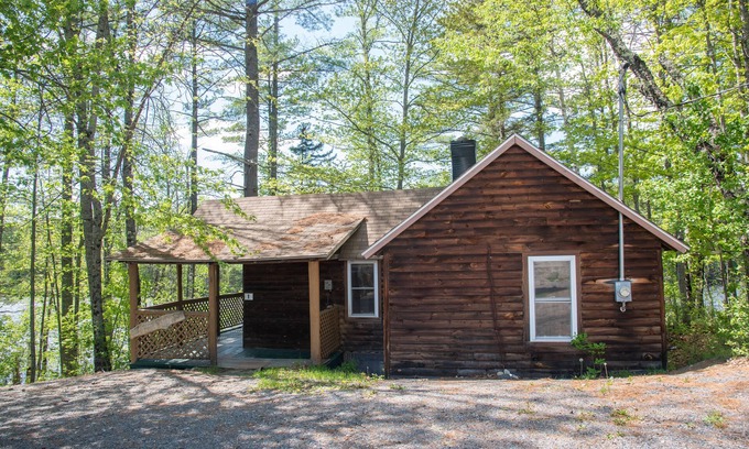 The Forks Cabin | Relaxing Kennebec Riverside Cabins with Pet-Friendly Amenities