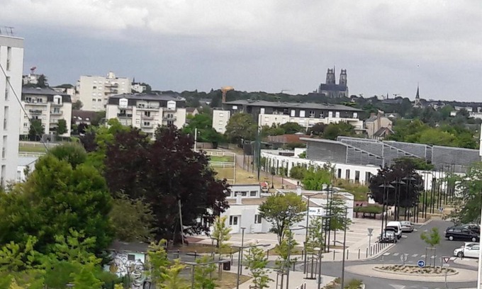 Saint-Jean-de-Braye Apartment | Family-Friendly Stay at Kennedy Hotel with Great Amenities