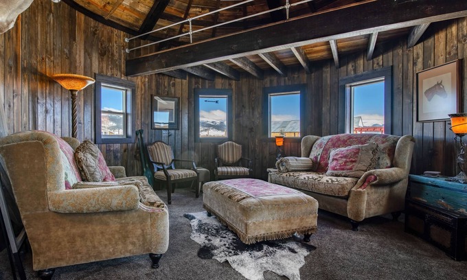 Jefferson House | Adventure Awaits at Kenosha Pass Ranch - Ideal for Families