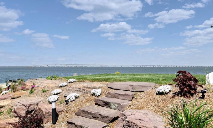 Stevensville House | Waterfront Retreat on Kent Island with Pool & Hot Tub