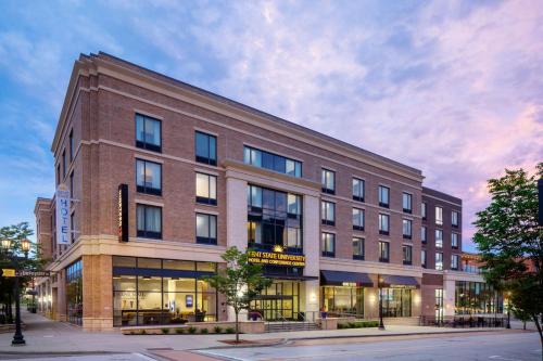 Kent Hotel | Premier Kent State University Hotel & Conference Center Stay