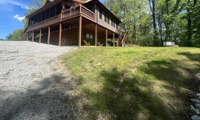 Bakerton Cabin | Kentucky Cabin on The Cumberland River with Private Boat Ramp
