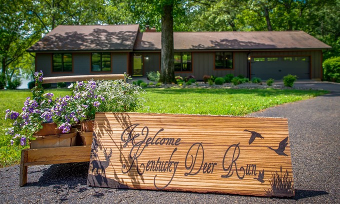 Benton Cabin | Explore Kentucky Deer Run: Lakefront, Pet-Friendly Retreat