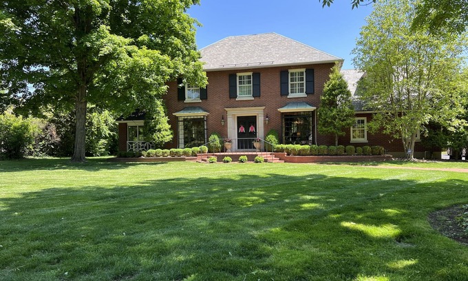 Cherokee Gardens House | Explore Kentucky Derby & PGA Rental with Family-Friendly Amenities