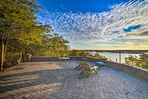 Waverly House | Historic Cabin with Breathtaking Views of Kentucky Lake