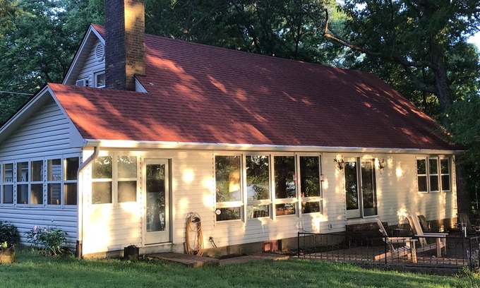 Hardin House | Beautiful Kentucky Lake Waterfront Home with Dock & Pool