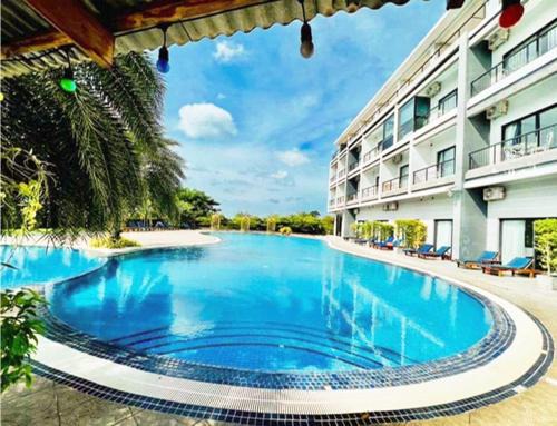 Krong Kaeb Hotel | Relax at KEP BAY HOTEL & RESORT with Spa and Pool Access