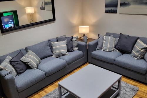 Harehills Apartment | Modern Kepler Residence: Family-Friendly 4 Bedroom Retreat