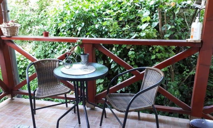 Apostag House | Explore the Kerékpáros és Zarándok Vendégház: Family-Friendly Retreat