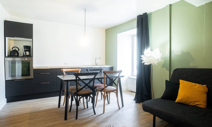 Bedee Apartment | Relaxing KER ILIZ - Centre Bédée with Spa & Breakfast