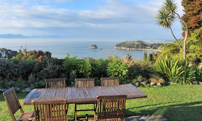 Ngaio Bay House | Relaxing Kereru at Kaiteriteri - Family & Pet Friendly Escape