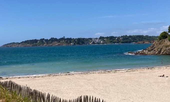 Kerfany-les-Pins Apartment | Cozy Kerfany les Pins Beach Apartment with Ocean View