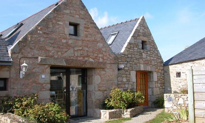 Plomeur House | Discover Kerheol Pointe de la Torche - Pet-Friendly & Oceanview