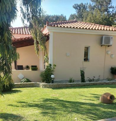 Karlovassi Apartment | Discover Kerkis View Houses: Family-Friendly Retreat