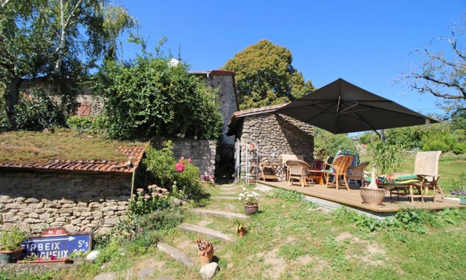 Bersac-sur-Rivalier Bed & Breakfast | Seaside Retreat at Kernad - Oceanfront & Family-Friendly