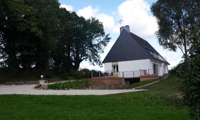 Saint-Thois House | Oceanfront Kerprimel: 4-Star Retreat with Top Reviews
