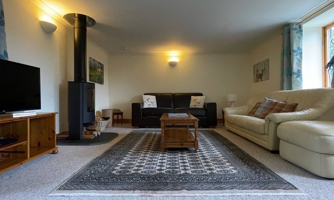 East Lewiston Cottage | Kerrowdown Cottage: Cozy Self-Catering Retreat in the Highlands