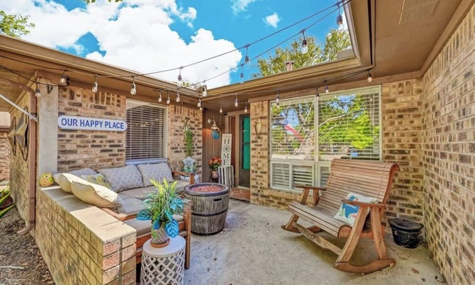 Kerrville House | Discover Kerrville's Hidden Gem with Firepit & Grill