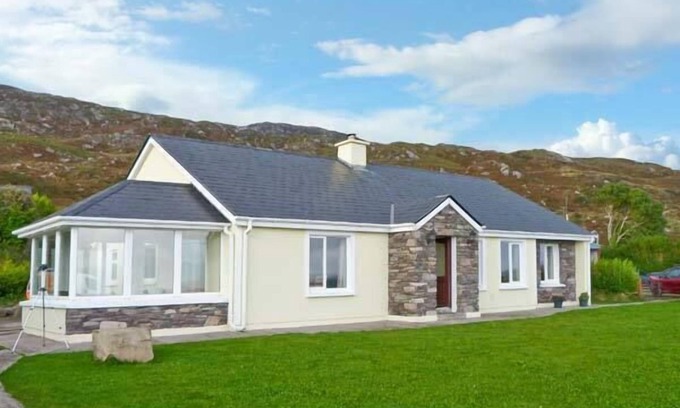 Caherdaniel Cottage | Family-Friendly Kerry Way Cottage in Castlecove, County Kerry