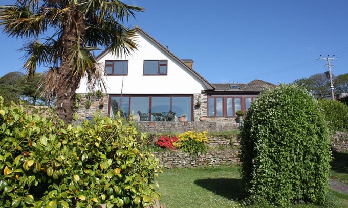 Mevagissey Bed & Breakfast | Experience Kerryanna Country House: Oceanfront Eco Retreat