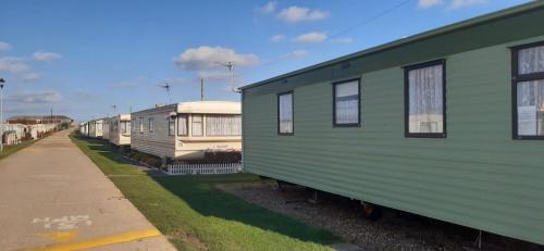 Skegness Resort | Ocean View Retreat: Kerrys Place at Sealands Caravan Site