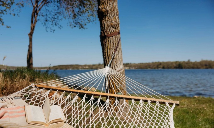 New York Mills House | Relaxing Getaway at Kesämökki | Big Pine Lake Retreat