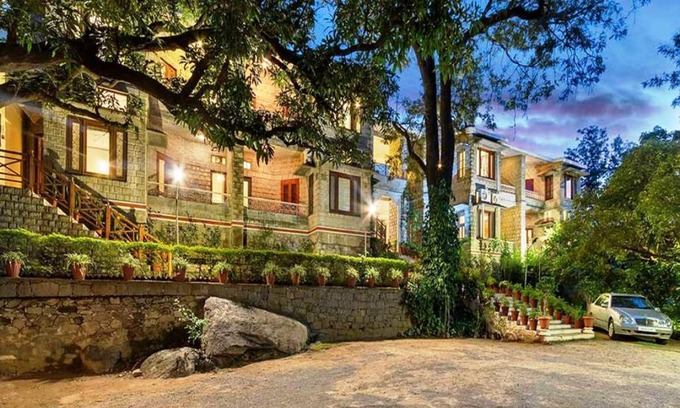 Mount Abu Hotel | Discover Kesar Bhawan Palace: Family-Friendly & Breakfast Included