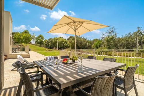 Eilon Apartment | Keshet Eilon Galilee Views Retreat by Sea N' Rent