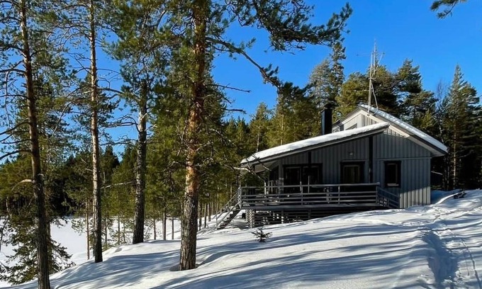Sotkamo House | Discover Keskikallio: Lake View Retreat with Spa Access