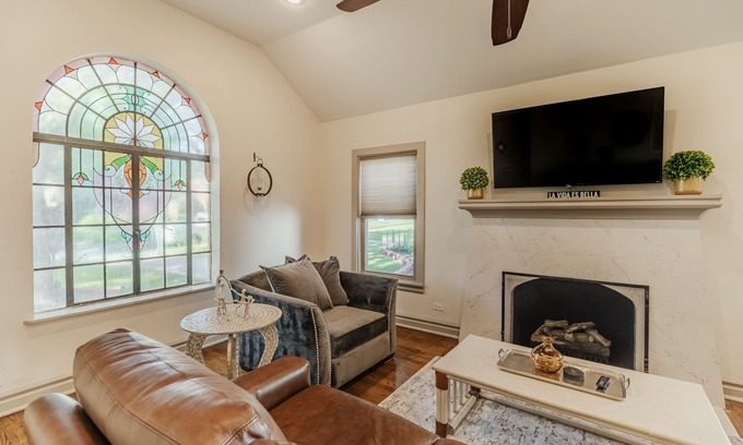 Kessler House | Relax at Kessler Park Retreat - Steps from Bishop Arts