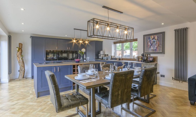 Telford House | Ketley Vallens - A Beautiful Home with Spa & Hot Tub