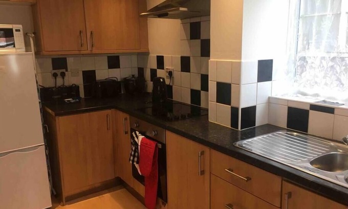 Kettering Apartment | Convenient Stay at Kettering Town Corporate - Avondale Mews